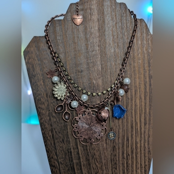 Rare vintage Betsy Johnson cherub girl lamb charm necklace copper tone - Picture 5 of 9